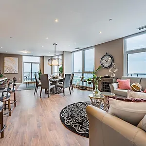 Amazing 3 Bed 4 Bath Penthouse With Roof Terrace Close To Airport Apartment