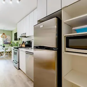 Apartment Hidden Gem: Historical Gastown 