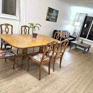 Charming Detached House Near The Airport Homestay